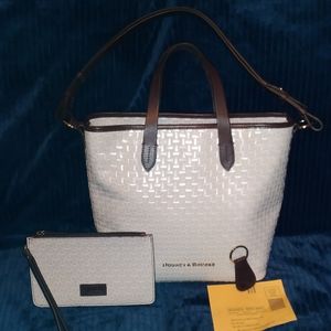 Dooney & Bourke Purse Bag Tote Wristlet Keychain